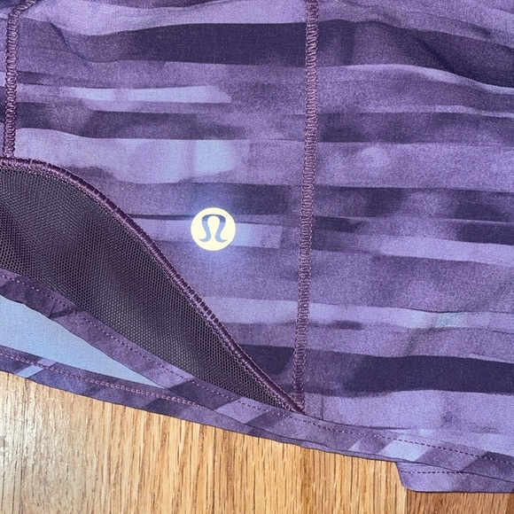 lululemon hotty hot shorts - Picture 4 of 4